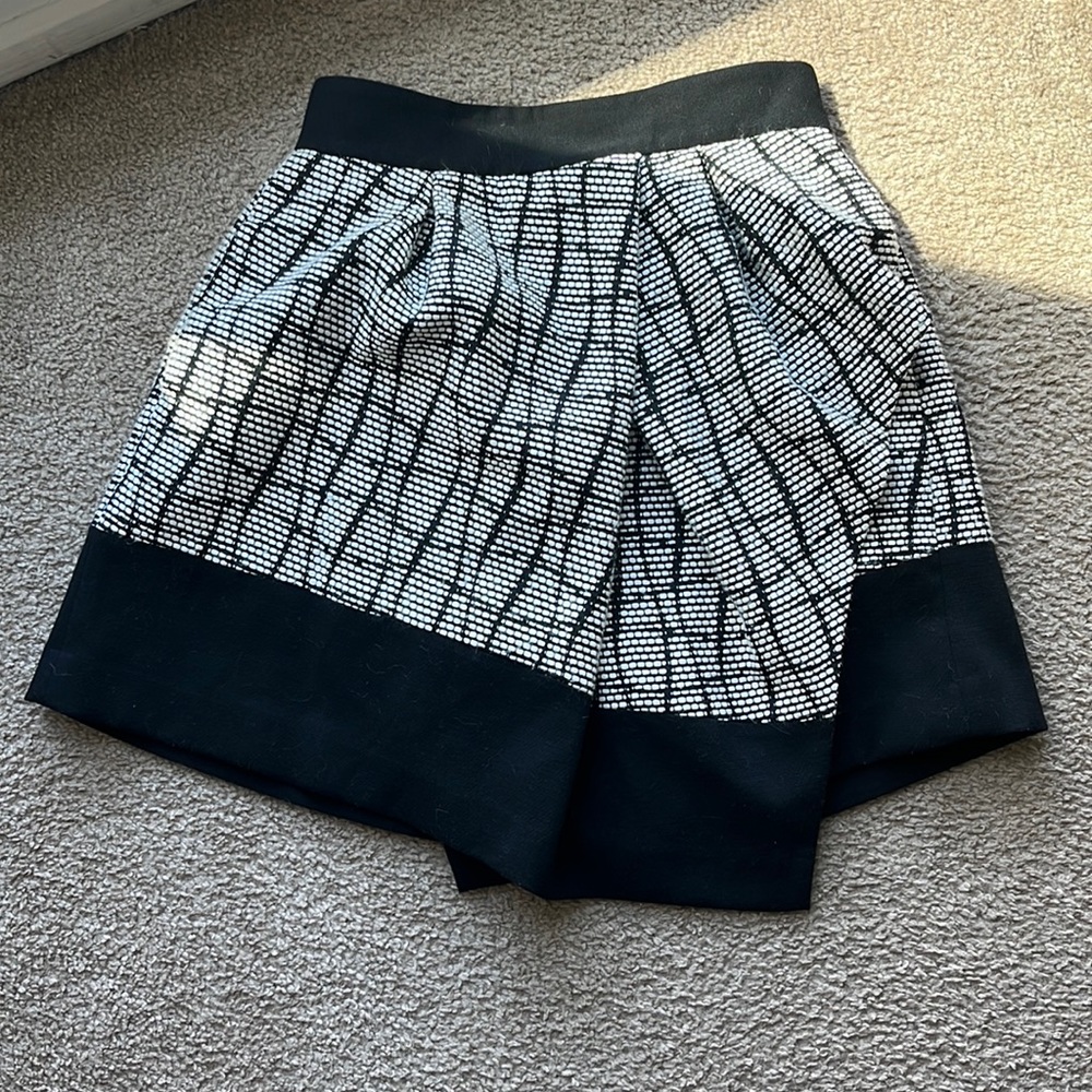 Super cute Black & White asymmetrical skirt